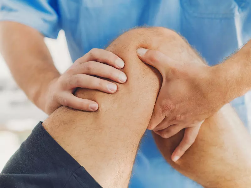 Knee Pain Treatment Near Me in Spring Hill, TN. Chiropractic Exam for Knee Pain Relief.